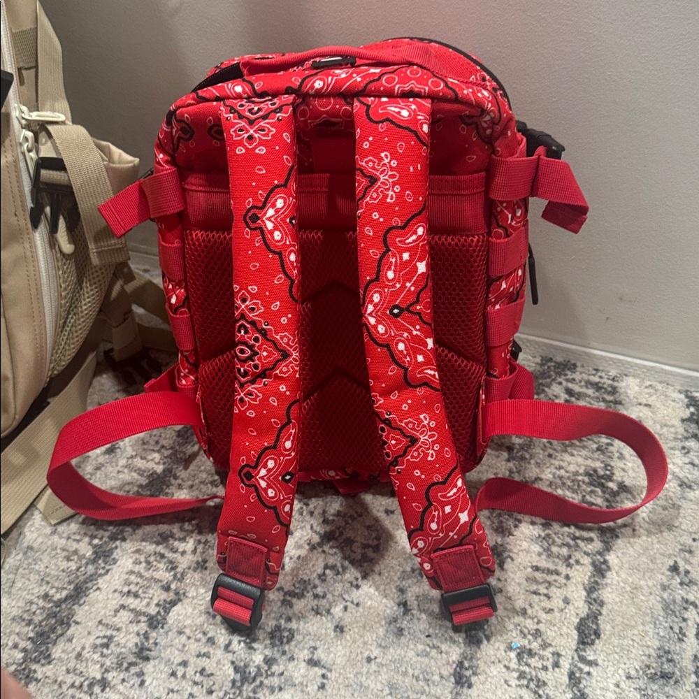 WOLFPAK Mini Red Patterned Backpack - Picture 6 of 9